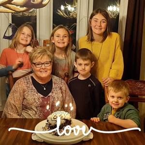 Meet your Posher, Debbie